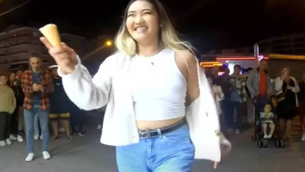 Çılgın Dondurmacı sınırı fena aştı! Kadın müşterisini kolundan tuttuğu gibi... Eşi şak diye bastı, bu sefer kurtuluşu yok! 5